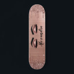 Roos Gold Glitter Sparkle Eyelashes Monogram Naam Persoonlijk Skateboard<br><div class="desc">Roos Gold Faux Folie Metallic Sparkle Glitter Brushed Metal Monogram Name and Initiaal Eyelashes (Lashes),  Eyelash Extensions and Eyes Blush Pink Skateboard. Dit maakt het perfecte mooie cadeau van 16 jaar,  bruiloft,  vrijgezellenfeest,  verjaardagsdag,  baby shower of vrijgezellenfeest voor iemand die haar kamer in een trendy coole stijl versiert.</div>