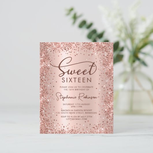 Roos Gold Glitter Sweet 16 verjaardagsuitnodiging (Staand voorkant)