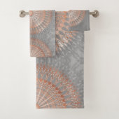 Roos Gold Grey Mandala Bad Handdoek (Insitu)