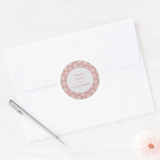 Roos Gold Grey & Roze 50 en Fabulous Birthday Ronde Sticker (Envelop)