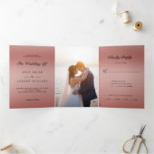 Roos Gold Jewel Gem Bow QR Code Huwelijk Drieluik Uitnodiging (Binnen)