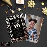 Roos Gold Leopard Cheetah Foto Sweet 16 Foi Folie Uitnodiging<br><div class="desc">Deze elegante en lieflijke uitnodiging van zestien verjaardagsfeestjes is perfect voor het trendy en stijlvolle tienermeisje. Hij is voorzien van een zeer glanzend roos gouden folie luipaard en een "Sweet 16"-typografie op een eenvoudige zwarte achtergrond. Het bevat ook een foto van de gast op de rug. Het is modern, meisjes,...</div>