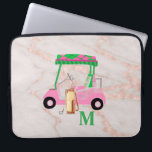 Roos Gold Marble Chic Golf Gal Laptop Sleeve<br><div class="desc">Een charmante, unieke golfkar — roze en groen — smaakvol gedaan — klaar om de cursus te volgen — op deze kic-laptophoes. —Dit is een geweldig cadeau voor alle golfliefhebbers — leuk / aantrekkelijk / uniek. Pas het aan met uw initialen/monogram. Als u ontwerpvragen of speciale vragen hebt, kunt u...</div>