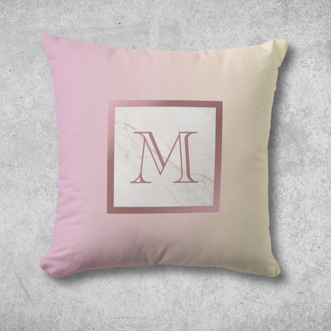 Roos Gold Marble Monogram Pink Ombre Kussen (Creator heeft geüpload)