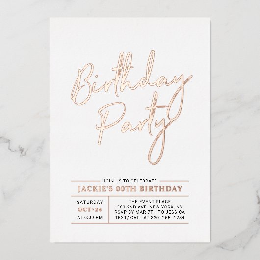 Roos Gold Modern penseel script volwassen verjaard Folie Uitnodiging (Voorkant)