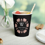 Roos Gold Monogram Poker Chip Casino Wedding Papieren Bekers<br><div class="desc">Viel in stijl met deze moderne en zeer trendy trouwpapieren bekertjes. Dit ontwerp is gemakkelijk te personaliseren met uw speciale gebeurtenisformulering en uw gasten zullen enthousiast zijn wanneer zij deze geweldige bekertjes zien.</div>