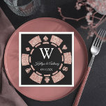 Roos Gold Monogram Poker Chip Casino Wedding Servet<br><div class="desc">Viel in stijl met deze stijlvolle en zeer trendy trouwluiers. Dit ontwerp is gemakkelijk te personaliseren met uw speciale gebeurtenisformulering en uw gasten zullen enthousiast zijn wanneer zij deze geweldige luiers zien.</div>