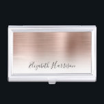 Roos Gold Monogrammed Visitekaarthouder<br><div class="desc">Elegant monogrammed business card case with an schaduwbrushed rose gold background. Personalize with your name in a contemporary script.</div>