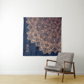 Roos Gold & Navy Blue Mandala Wandkleed (In Situ (horizontaal))