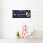Roos Gold Navy Confetti - Gefeliciteerd Afstuderen Spandoek (Insitu)