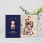 Roos Gold Pineappel op Navy Blue | Kerstfoto Feestdagenkaart (Staand voorkant)