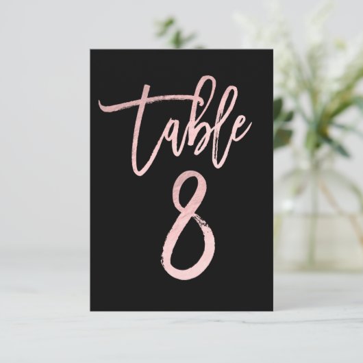 Roos Gold Pink Folie Moderne Script Table Number 8 Kaart (Staand voorkant)