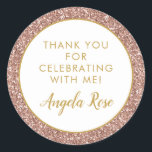 Roos Gold Pink Glitter Hartelijk dank Ronde Sticker<br><div class="desc">Roos Gouden Roze Glitter met goud bedankje en naam gunstetiket, ideaal voor een meisjesachtige en moderne vleermuismitswa, verjaardagsfeestje, Quinceanera, baby of vrijgezellenfeest, of vrijgezellenfeest. Glitter is een gedrukt afbeelding - er wordt geen echte glitter gebruikt en dus geen rommel! Bezoek de Paper Grape Zazzle shop voor het coördineren van feestartikelen,...</div>