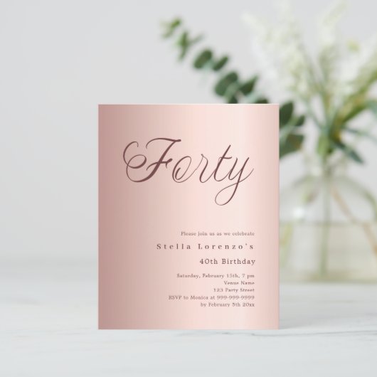 Roos Gold Script budget 40e verjaardagsuitnodiging (Staand voorkant)