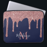 Roos Gold Sparkle Glitter Drift Navy Blue Monogram Laptop Sleeve<br><div class="desc">Meisjes Roos Gold Sparkle Glitter Drijft op Navy Blue met een monogram laptophoes met onze trendy faux glitter druppeltjes in zwart roze/roos goud. Ontworpen door: Cedar en String. Om verder te personaliseren, te klikken gelieve de "pas verder"verbinding aan en het ontwerphulpmiddel te gebruiken om het ontwerp te wijzigen. Neem contact...</div>