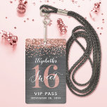 Roos Gold Sweet 16 Birthday VIP-badge Badge<br><div class="desc">Een slimme manier om je gasten uit te nodigen voor je zoete 16 verjaardagsfeestje. Deze Goud van het douaneroos gouden 16 de pasbadge uitnodigingen van VIP zijn zeker om uw gasten te drukken. Het ontwerp is voorzien van een faux roos goud geborsteld metaal met zilver glittervormig en een modern handgeschreven...</div>