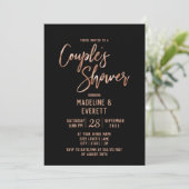 Roos Gold Typografie Couple's Shower Invitation Kaart (Staand voorkant)