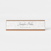 Roos Gold White Marble Modern Elegant Sjabloon Bureau Naambordje (Voorkant)