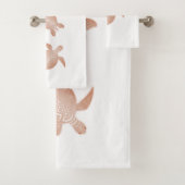 Roos Gold White Turtles Bad Handdoek (Insitu)