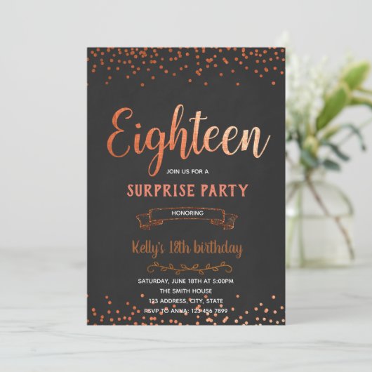 Roos goud 18e verjaardagsuitnodiging kaart (Staand voorkant)