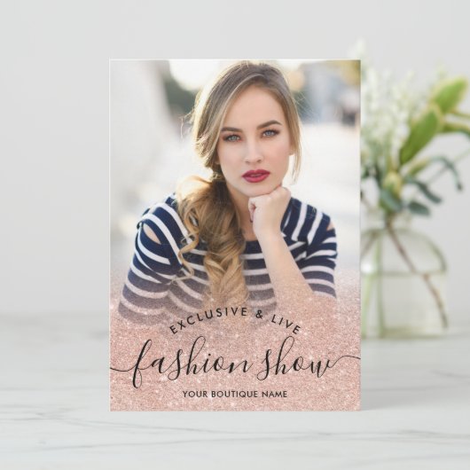 Roos goud glitter blush script foto's mode show kaart (Staand voorkant)