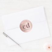 Roos goud glitter monogram initiaal ronde sticker (Envelop)