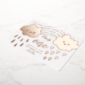 Roos goud harst over de regenboogdag Folie in Folie Uitnodiging (Gedraaid)