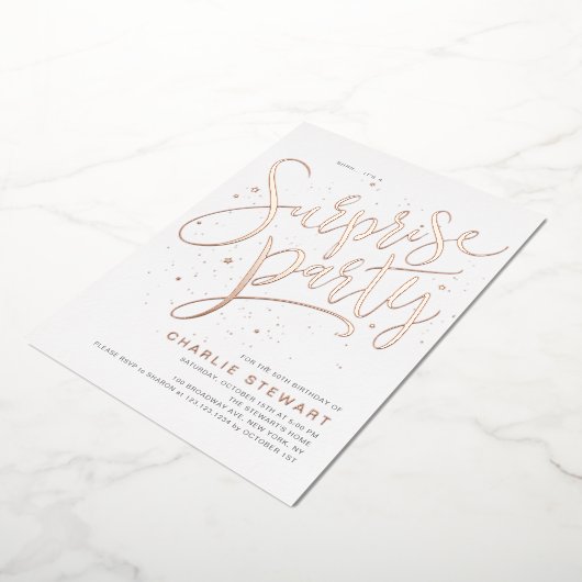 Roos Goud Modern Script Elke Leeftijd Verrassingsf Folie Uitnodiging (Gedraaid)