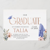 Roos Goud Pet en Gown Afstuderen Folie Uitnodiging (Voorkant)