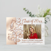 Roos Goud Roze Elegant Swirl Foto Afstuderen Folie Uitnodiging (Staand Voorkant)