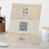 Roos goud zwarte elegante moderne kwaliteitsaandui reclamebord met voetstuk (Insitu)