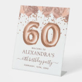 Roos gouden ballonnen 60ste verjaardagsfeestje reclamebord met voetstuk (Voorkant)