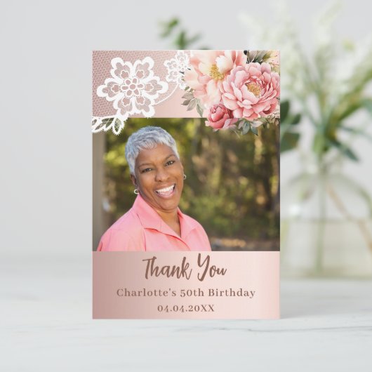 Roos gouden bloemenwitte kant verjaardagsfoto bedankkaart (Staand voorkant)
