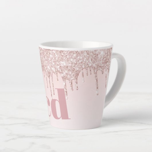 Roos gouden blozen initiaal glitter monogram latte mok (Rechterhoek)