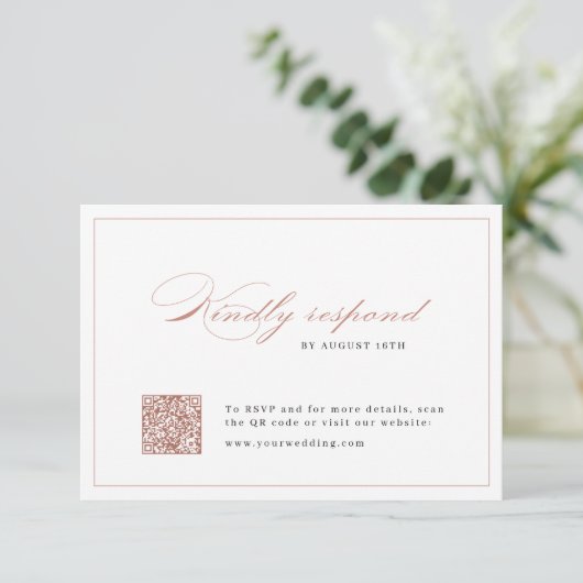 Roos gouden Classic Elegance Script QR code bruilo RSVP Kaartje (Staand voorkant)