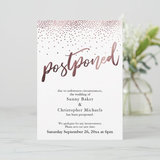 Roos gouden Confetti uitgestelde bruiloft update K Kaart (Staand voorkant)