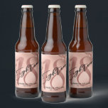 Roos Gouden Faux Folie 18e Verjaardag Bier Etiket<br><div class="desc">Chique,  trendy 18e verjaardag flesetiketten. Het ontwerp heeft een sprankelende rozen gouden achtergrond met rozen gouden faux folie,  typografie script achttien en nummer 18 op de voorkant. Personaliseer verder met een naam en een datum.</div>