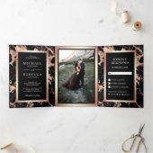 Roos Gouden Folie Houtskool Zwart Marmer Foto Brui Drieluik Uitnodiging (Binnen)