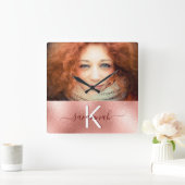 Roos gouden foto monogram naam vierkante klok (Huis)