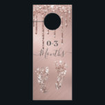 Roos Gouden Glitter Druppelt Voeten Baby Kastenver Deurhanger<br><div class="desc">Deze elegante en luxueuze baby closet organizer deler hanger is perfect voor de glamoureuze sfeer. Het beschikt over faux geprinte sprankelende rozen gouden glitter druppels en voetafdrukken op de top van rozen gouden geborstelde metalen achtergrond. Het is een modern, chique, en uniek ontwerp en concept waarmee je de kleding van...</div>