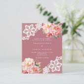 Roos gouden kant roze bloemen huwelijksuitnodiging (Staand voorkant)