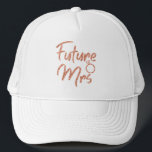 Roos gouden kleur Toekomst Mrs Trucker Hat Trucker Pet<br><div class="desc">Mousserende turqoise Future Mrs Design is geweldig voor Vrijgezellenfeest of Bachelorette party,  verlofpartijen en foto-shots. De achternaam kan gemakkelijk worden gewijzigd. Toekomstige mevrouw lettering is verkrijgbaar in 6 luitige levendige kleuren die passen bij uw kleding en kleurenthema: blauw,  goud,  zilver,  Roos goud,  Violet,  Turquoise.</div>