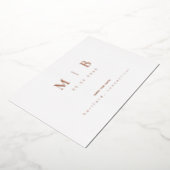 Roos Gouden Monogram Bruiloft Save the Date Folie Uitnodiging (Gedraaid)