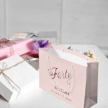 Roos gouden naamschrift 40e geboortedag groot cadeauzakje<br><div class="desc">Roos goud,  blush achtergrond. Het verhaal is geschreven met een donker roos gouden schrift. Personaliseer en voeg een naam en datum toe.</div>