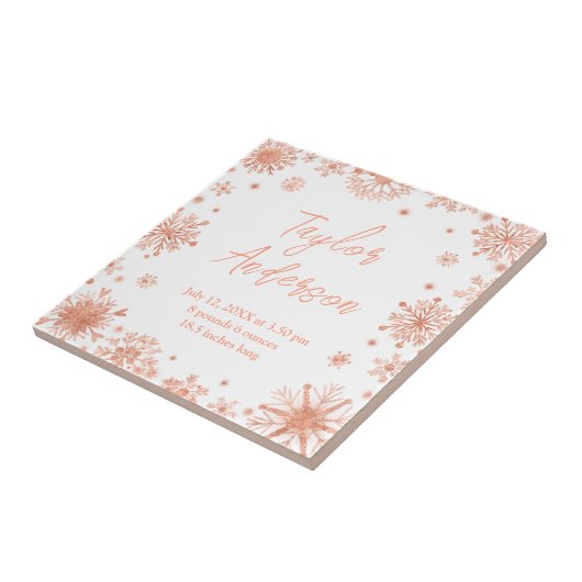 Roos Gouden Sneeuwvlokken op Witte Geboortestatist Tegeltje (Zijkant)