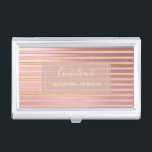 Roos goudfolie en Bourgogne met goudstrepen Visitekaarthouder<br><div class="desc">Blush Pink - Roos Gold en Bourgogne Folie met Gold Stripes Consultant Modern Business Card Holder met witte handgeschreven typografie voor het monogram. De Elegant Roos Gold Foil en Bourgogne Metallic Business Professional Kaart Holder kan worden aangepast voor elk beroep. Als het beroep of de naamtekst niet aan uw behoeften...</div>