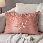 Roos goudpenseel Glitter Monogram Accent Kussen<br><div class="desc">Eenvoudig aan te passen aan dit trendy chic accent kussen met  roos gouden mousserende glitter op een roos gouden geborstelde metalen achtergrond.</div>