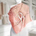Roos goudpenseel Glitter Monogram Bandana<br><div class="desc">Maak dit trendy chic bandana-ontwerp met  roos gouden mousserende glitter gemakkelijk aan te passen op een roos gouden geborstelde metalen achtergrond.</div>