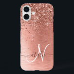 Roos goudpenseel Glitter Monogram iPhone 16 Plus Hoesje<br><div class="desc">Pas dit trendy chassis met  roos gouden mousserende glitter eenvoudig aan op een roos gouden geborstelde metalen achtergrond.</div>