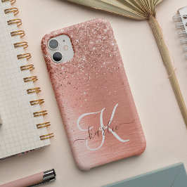 Roos goudpenseel Glitter Monogram Case-Mate iPhone 14 Hoesje